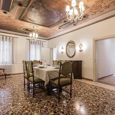 Ca' Dell'affresco Family * ונציה